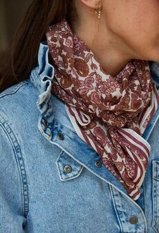 Gabrielle foulard voille Arabesque bordeaux