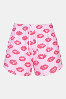 Short sweet kiss Mey