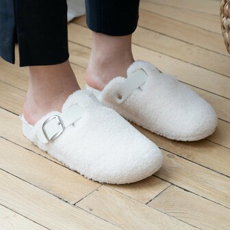 Ecru slipper met gesp Isotoner