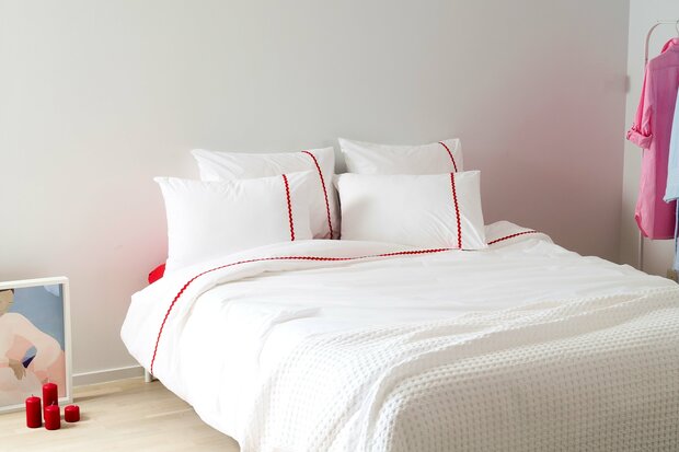 Wavy red Percale