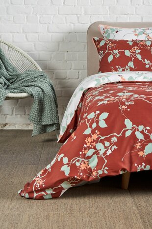 Ava rood satin promo